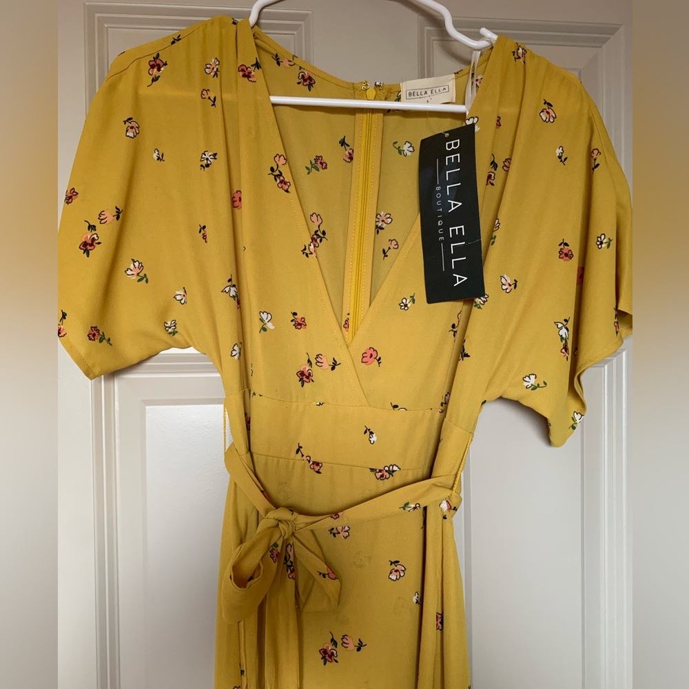 Mustard maxi dress with floral pattern, size small